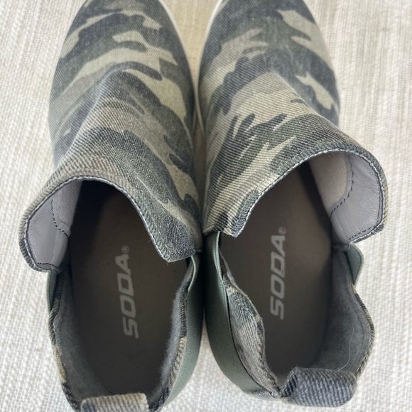 Soda Diana Camo Slip On Wedge W size 6 - Picture 5 of 7
